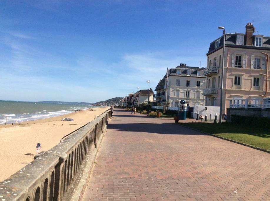 Cabourg centre, appartement pour 5 personnes à 100m de la mer Exterior foto